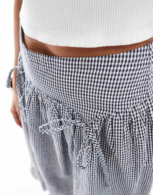 Reclaimed Vintage - Gonna country blu e bianca a quadretti con fiocchi e fondo sceso, 3 di 5
