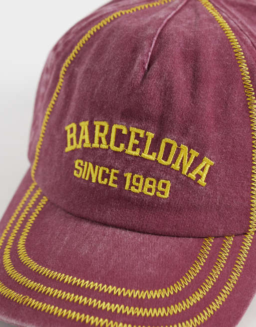 Reclaimed Vintage - gorra marrón con pespuntes amarillos en contraste, 2 de 3