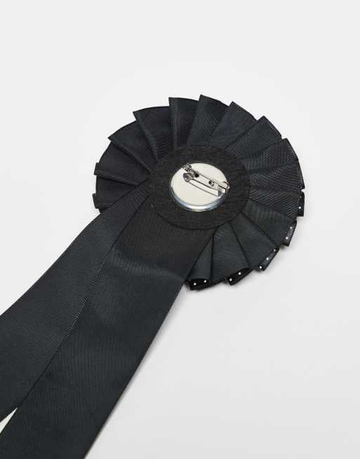 Reclaimed Vintage – Große Ansteckblume in Schwarz in weißen Polka Dots, 2 von 3