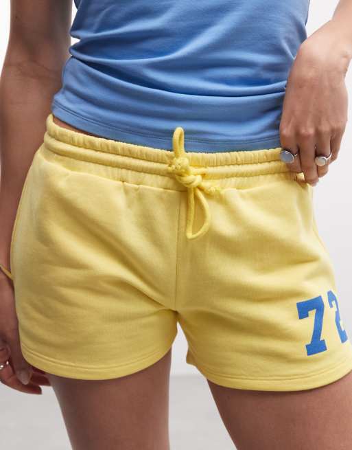 Reclaimed Vintage – Gula löparshorts i sweatshirttyg, del av set, 4 av 5
