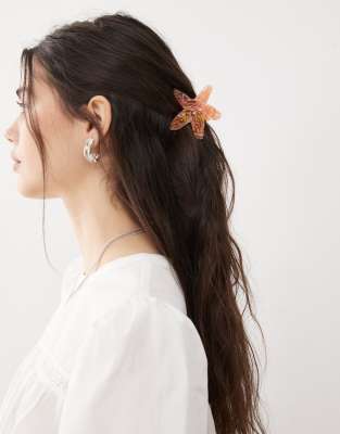 Reclaimed Vintage - Haarklammer in Orange mit Seestern-Design