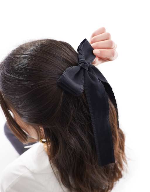 Reclaimed Vintage – Haarschleife in Schwarz mit Rüschen