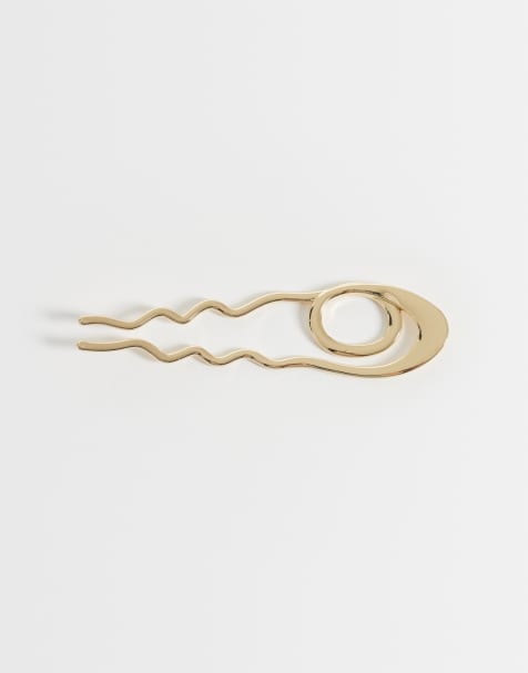 Reclaimed Vintage hair pin with twist detail in gold - view 1