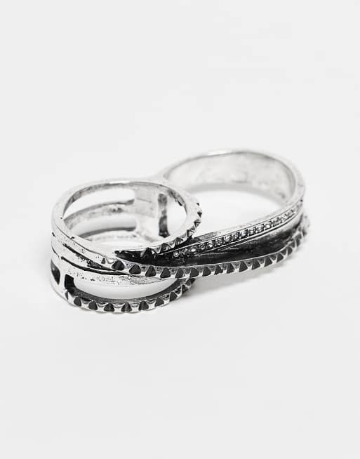 Reclaimed Vintage – Halloweenowy podwójny pierścionek unisex w kolorze oksydowanego srebra z ćwiekami