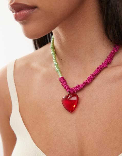 Reclaimed Vintage – Halsband med korallflisor och hjärtberlock - view 1