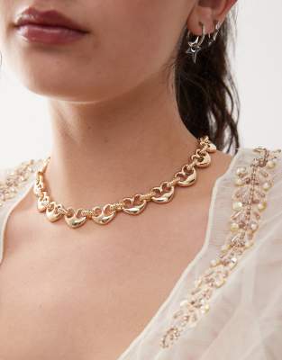 heart link chain necklace in gold
