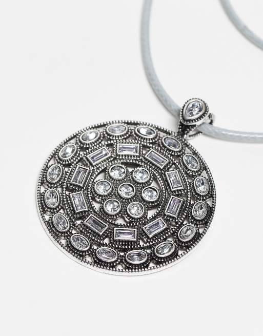 Reclaimed Vintage - Hero - Collana unisex bohémien in corda con ciondolo argentato