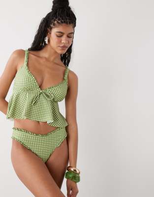 Reclaimed Vintage - Hipster-Bikinihose mit Vichy-Karo in Grün und Weiß und Rüschendetail-Bunt