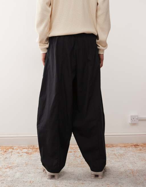 Reclaimed Vintage – Hose in verwaschenem Schwarz mit Ballon-Beinschnitt, 5 von 5