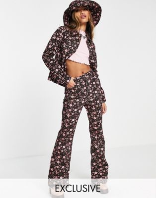 Reclaimed Vintage Inspired '86 wide flare jeans in retro floral print (part of a set) - ASOS Price Checker