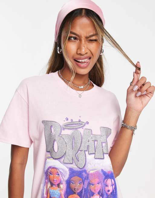 Camiseta rosa con diseño de licencia de Bratz de Reclaimed Vintage Inspired