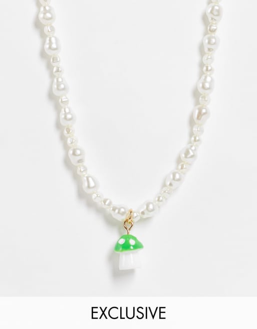 Reclaimed Vintage Inspired - Collier unisexe en perles fantaisie avec breloque champignon