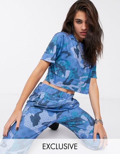 Reclaimed Vintage inspired crop t-shirt in blue cosmic camo print