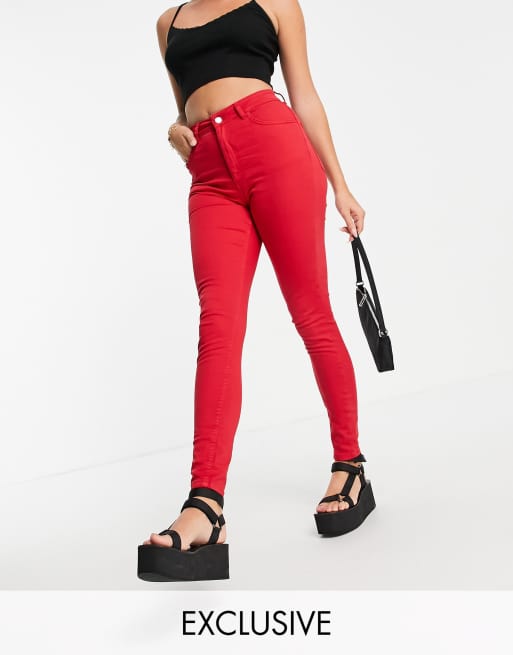 Reclaimed Vintage Inspired – Czerwone jeansy o obcisłym kroju w stylu lat 90.