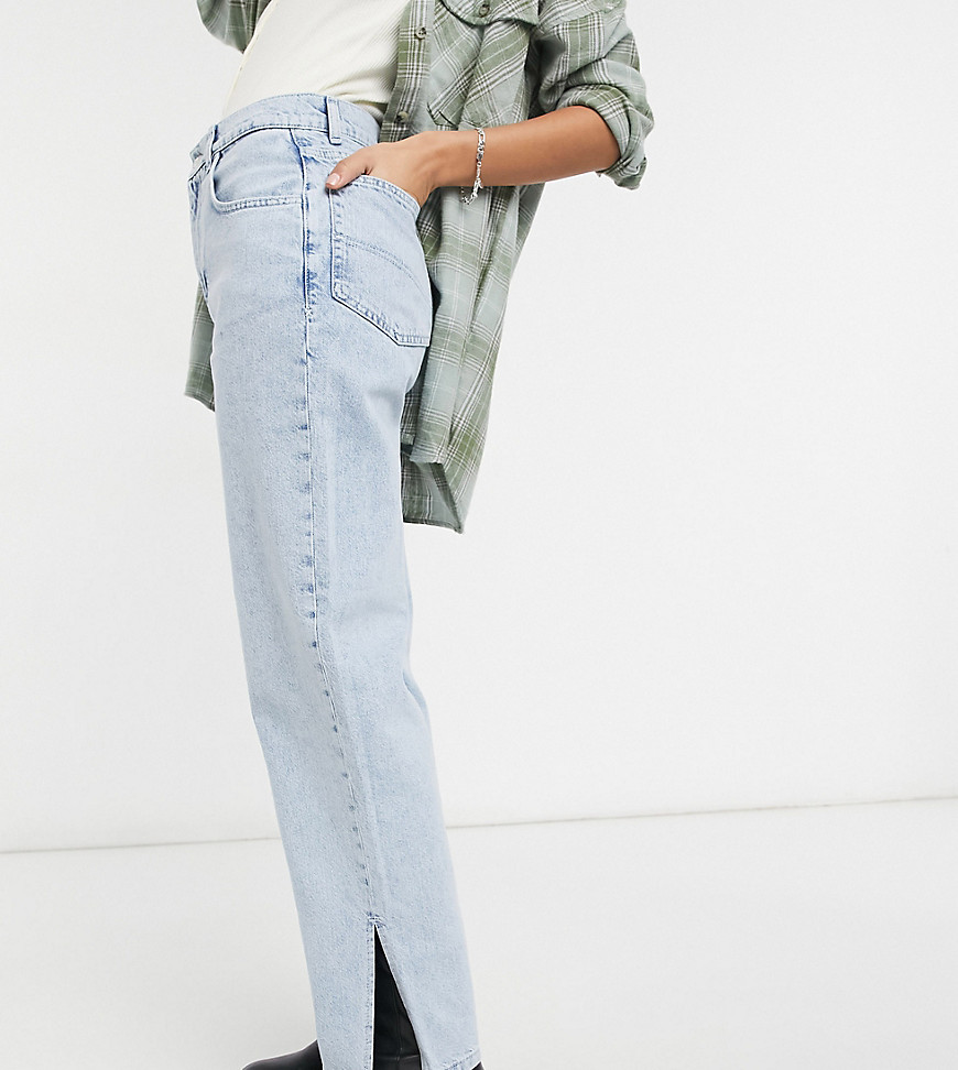 reclaimed vintage -  Inspired – Dad-Jeans in Bleichwaschung mit Schlitzen am Saum im Stil der 90er-Blau