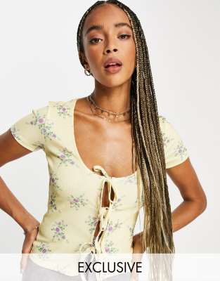 Reclaimed Vintage inspired floral rib tie front top