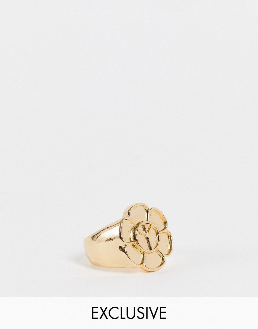 Reclaimed vintage Inspired - Guldfarvet ring med peace-blomst
