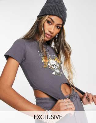 Reclaimed Vintage Inspired hardware detail T-shirt in charcoal