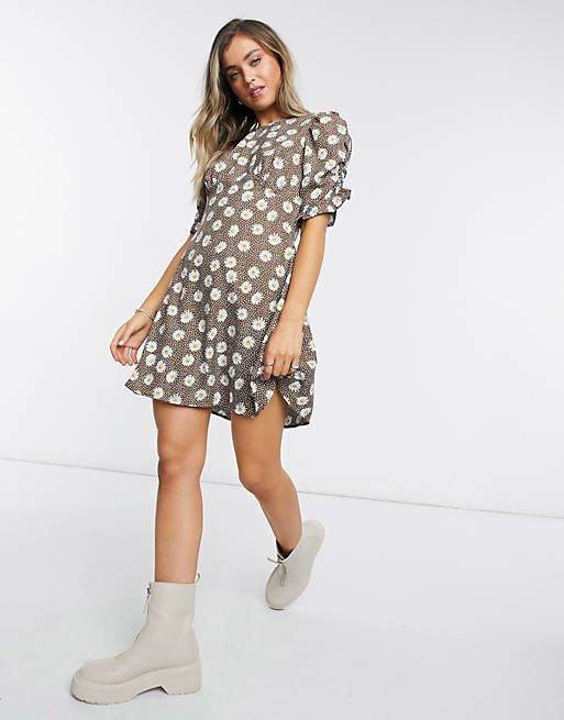 Women Reclaimed Vintage inspired mini tea dress with bust seam detail in daisy spot print 