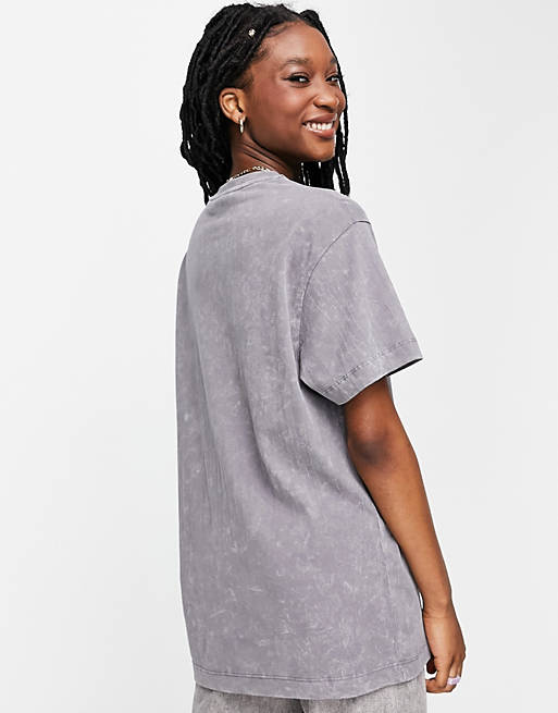 Reclaimed Vintage – Inspired – Oversize-T-Shirt in verwaschenem Anthrazit  mit Auto-Retro-Print | ASOS