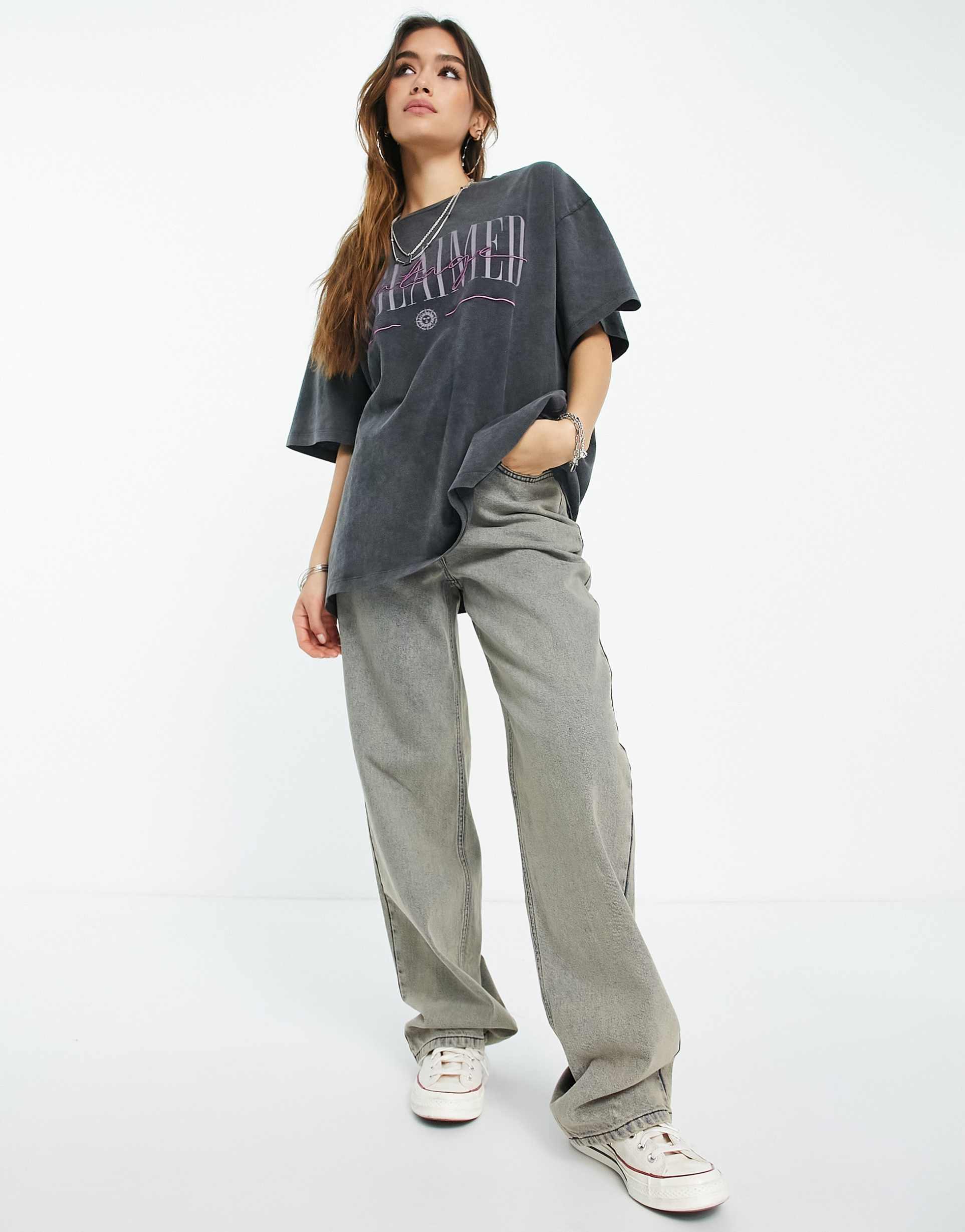 Reclaimed Vintage inspired oversized t-shirt with logo print view 4