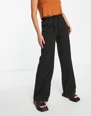 Reclaimed Vintage inspired pinstripe 90's straight trousers in black - ASOS Price Checker
