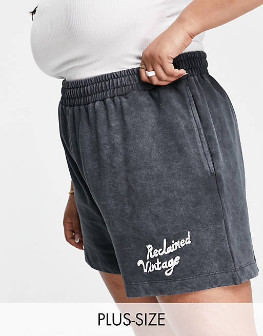 Reclaimed Vintage inspired plus shorts in charcoal