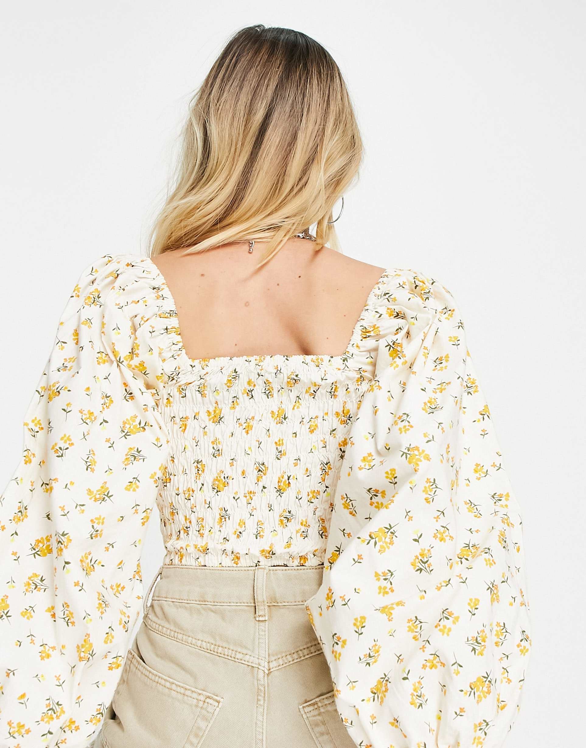 Reclaimed Vintage inspired puff sleeve top in floral print view 4