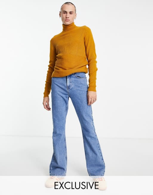 Reclaimed Vintage Inspired - Ribstrikket rullekravebluse med blandede ribstrikkede detaljer i camel