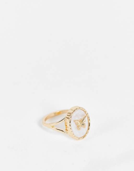 Reclaimed Vintage Inspired – Ring mit Perlmutt-Imitat und Schmetterlingsmotiv, Antik-Optik