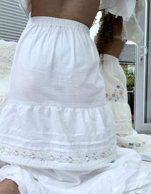 vintage inspired white dress