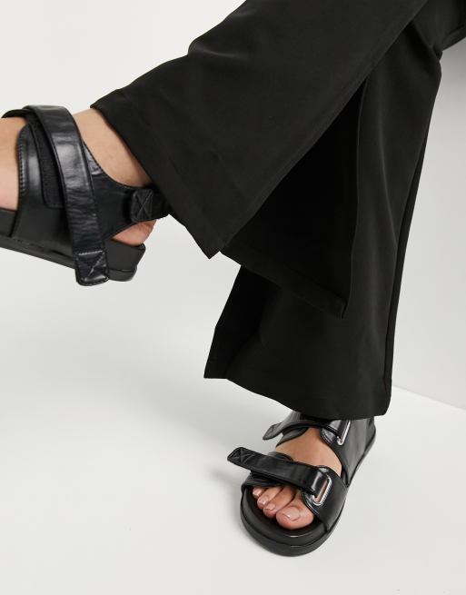 Reclaimed Vintage Inspired slim flare pants in black, 3 of 4