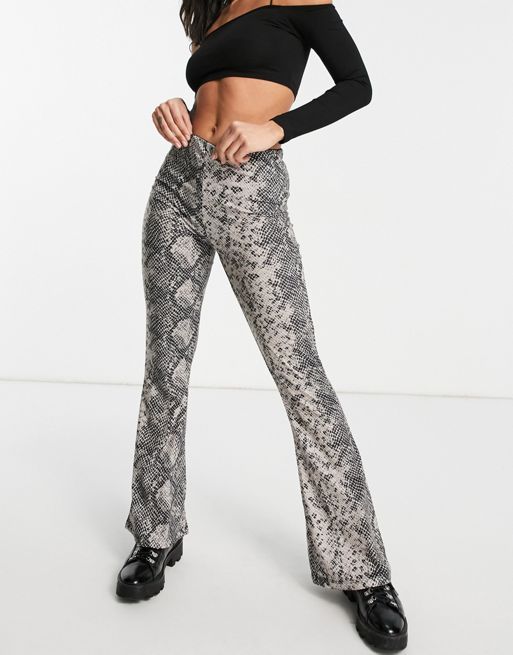 25 Sexy Snake Print Pants Outfits For Fall - Styleoholic