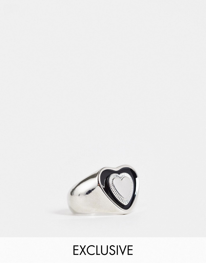 Reclaimed Vintage Inspired - Sort og sølvfarvet chunky hjerteformet ring
