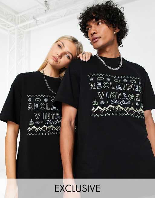 Reclaimed Vintage Inspired – Svart unisex-t-shirt i avslappnad passform med broderad skidlogga