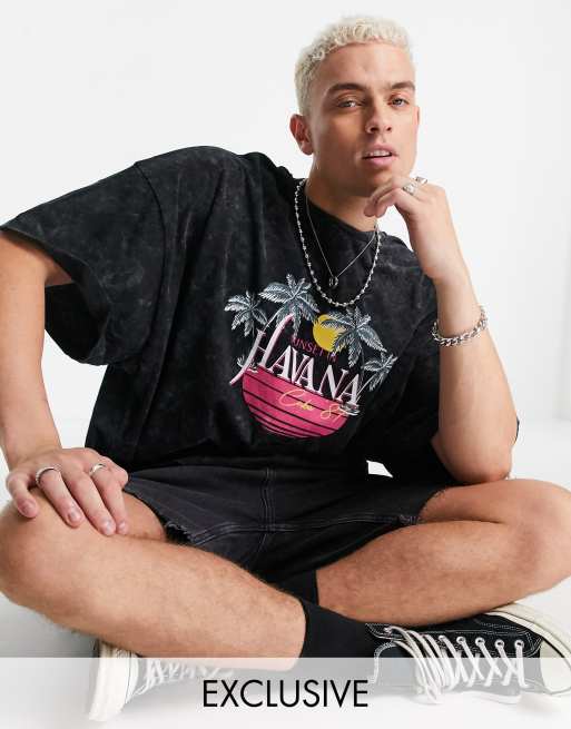 Reclaimed Vintage – Inspired – T-Shirt mit Grafik in extremer Oversize- und Dad-Passform in verwaschenem Schwarz 