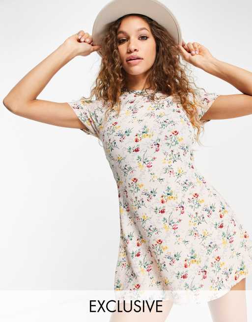 Reclaimed Vintage inspired tea dress in ditsy print