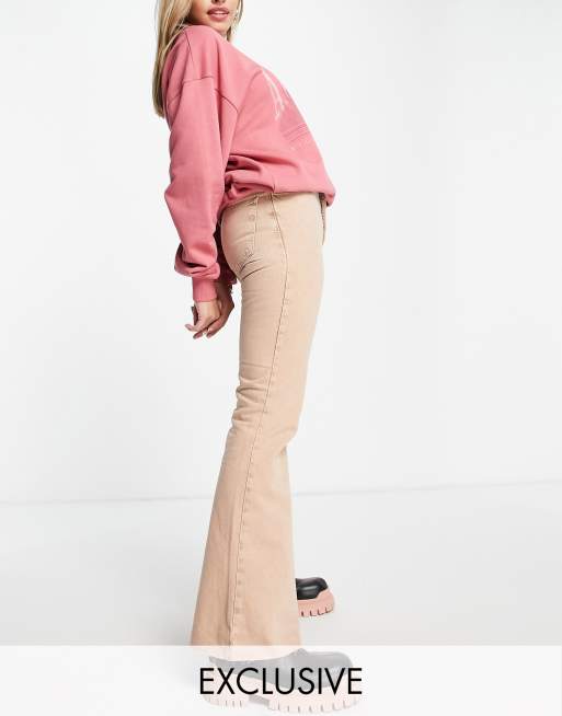 Reclaimed Vintage Inspired – The '99 – Sandfärgade jeans i utsvängd modell
