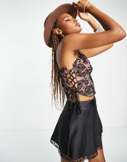 Reclaimed Vintage Inspired - Top a corsetto con stampa cachemire marrone
