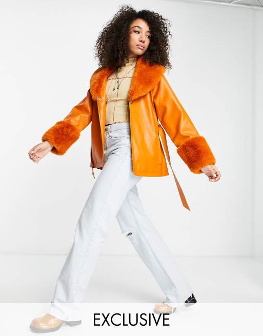 Reclaimed Vintage Inspired - Trench en similicuir avec bordure en fausse fourrure - Orange vif