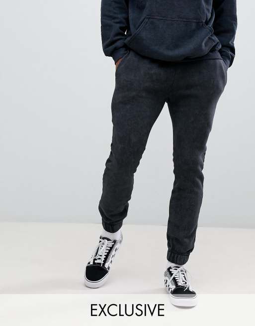 Reclaimed Vintage inspired – Überfärbte Jogginghose in verwaschenem Schwarz, 1 von 4