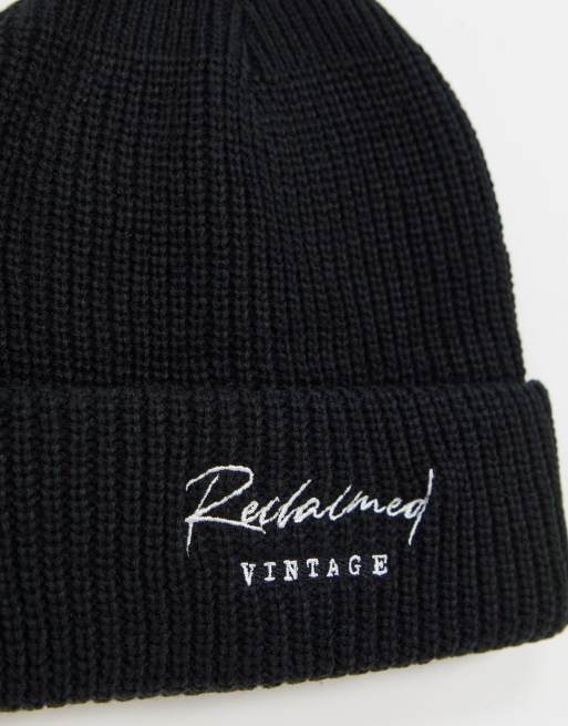 Reclaimed Vintage inspired unisex logo beanie hat in black, 3 of 4