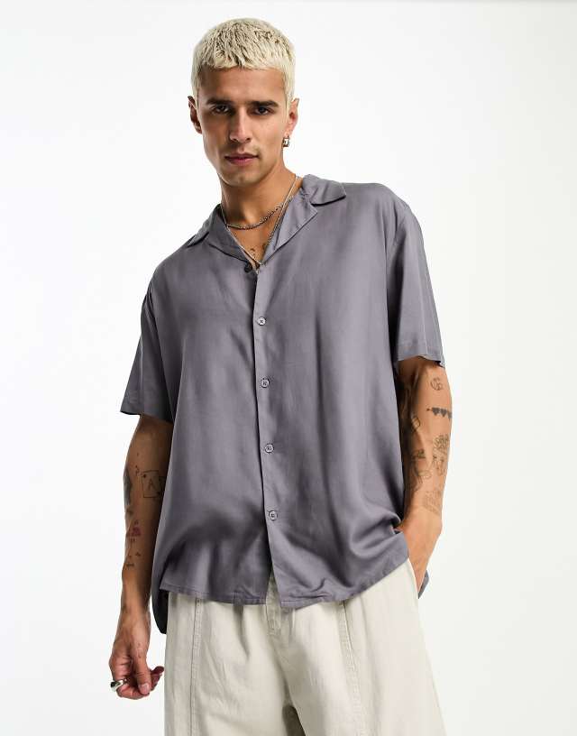 Reclaimed Vintage inspired viscose revere shirt in gray