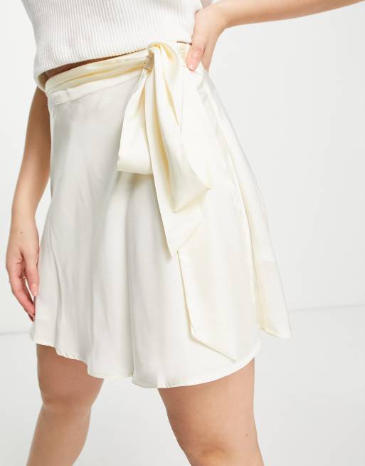White wrap deals skirt vintage