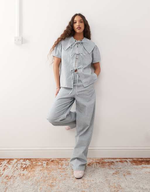 Reclaimed Vintage - Jean baggy d'ensemble large en denim à fines rayures - Bleu clair 