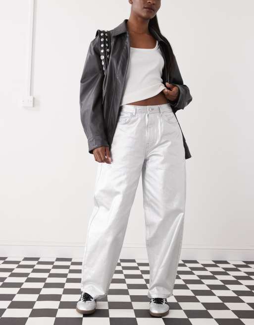 Reclaimed Vintage - Jeans a cilindro argento spalmati