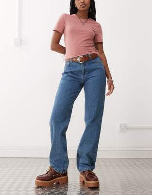 Reclaimed Vintage - Jeans in hellblauer Vintage-Waschung mit geradem Schnitt