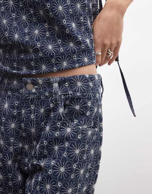 Reclaimed Vintage – Jeans-Jorts aus Chambray in Indigoblau mit Lochmuster, Kombiteil, 3 von 5