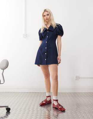 Reclaimed Vintage - Jeans-Minikleid in Indigo mit Matrosenkragen-Blau