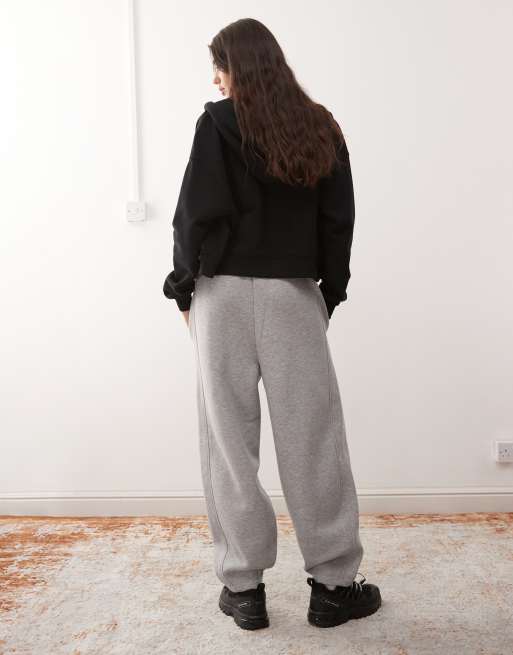 Reclaimed Vintage - Joggers bombati grigio mélange con interno spazzolato, 4 di 5